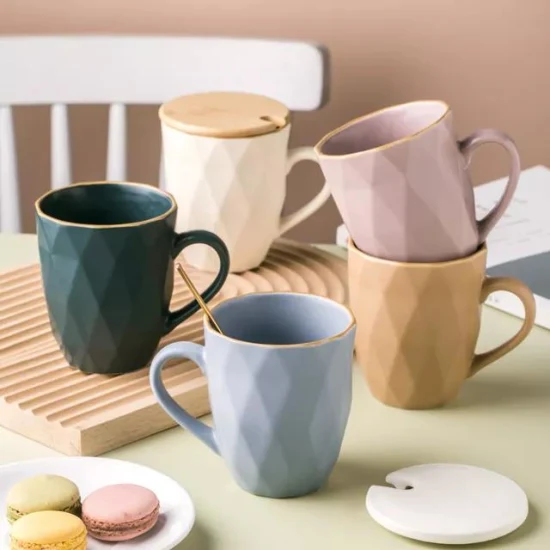 Matte Tasse mit Deckel, Löffel, nordische große Keramik-Teetasse, Kaffeetasse mit individuellem Logo